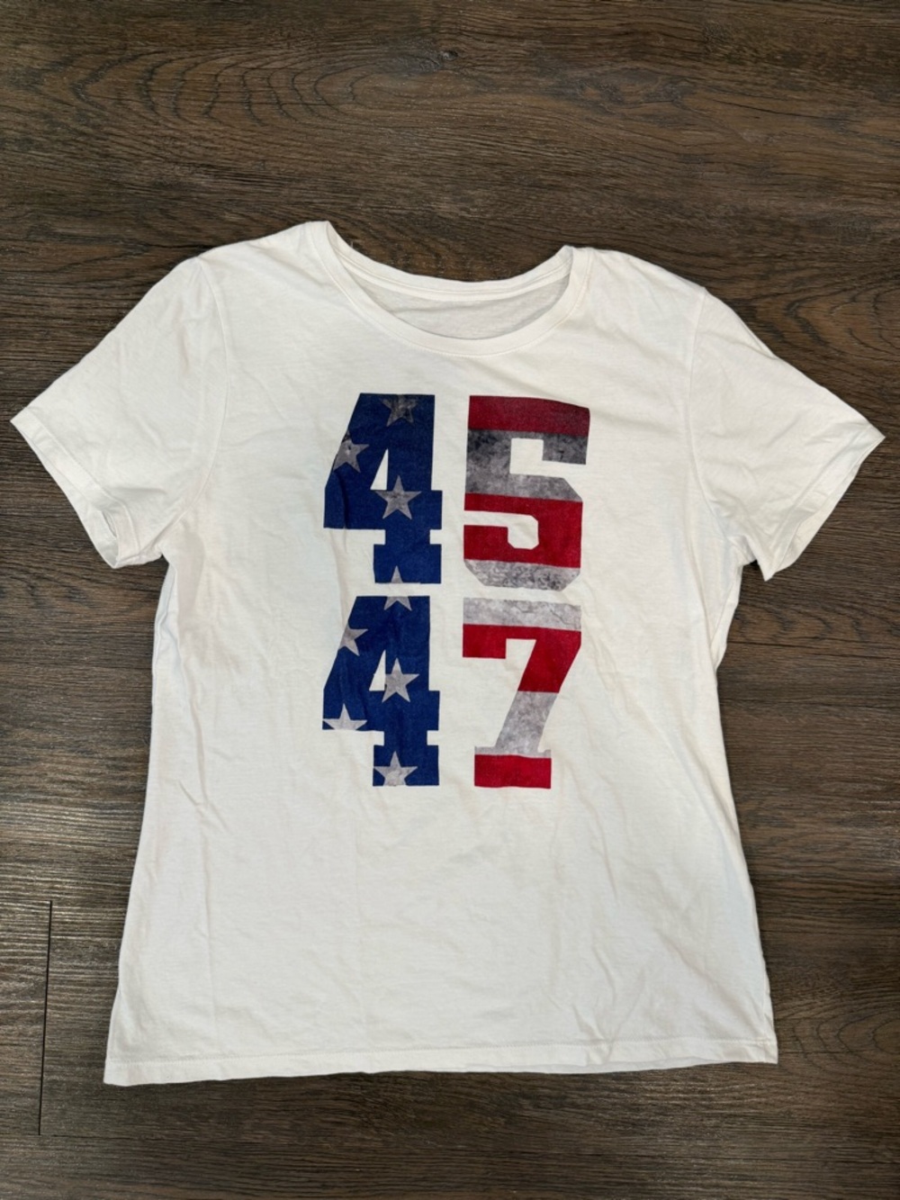 Women’s 45 47 White T-shirt Size Medium